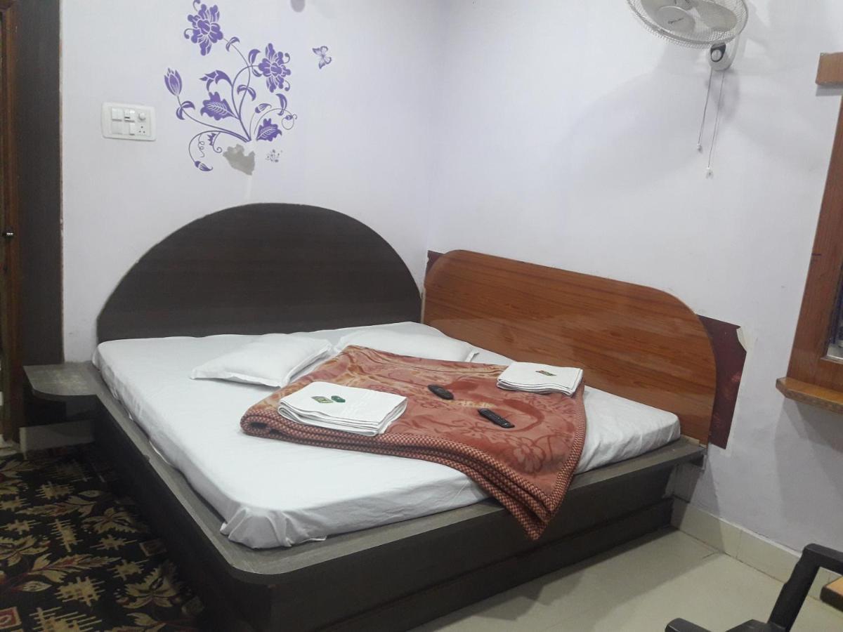 Hotel Rajvihar Pachmarhī Extérieur photo